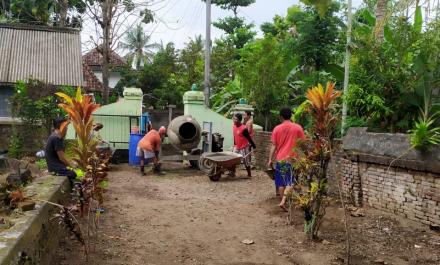 Pembuatan Selasar Makam di Nglembu